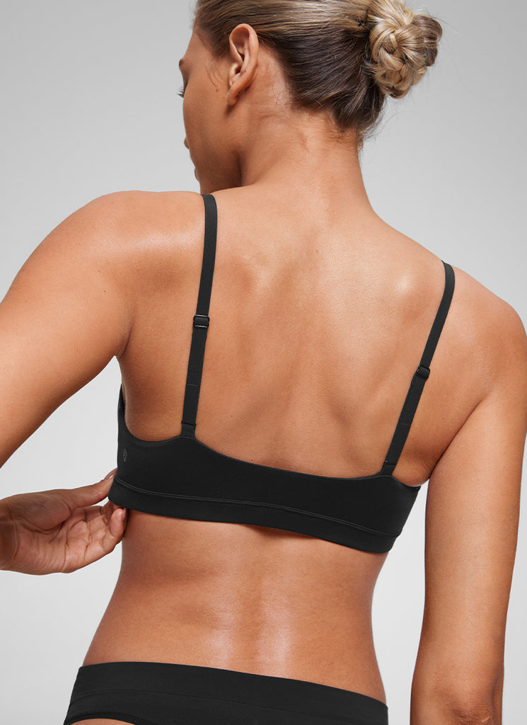 CRZ YOGA Women's Softhold Wireless Scoop Neck  Everyday Bra Adjustable Black