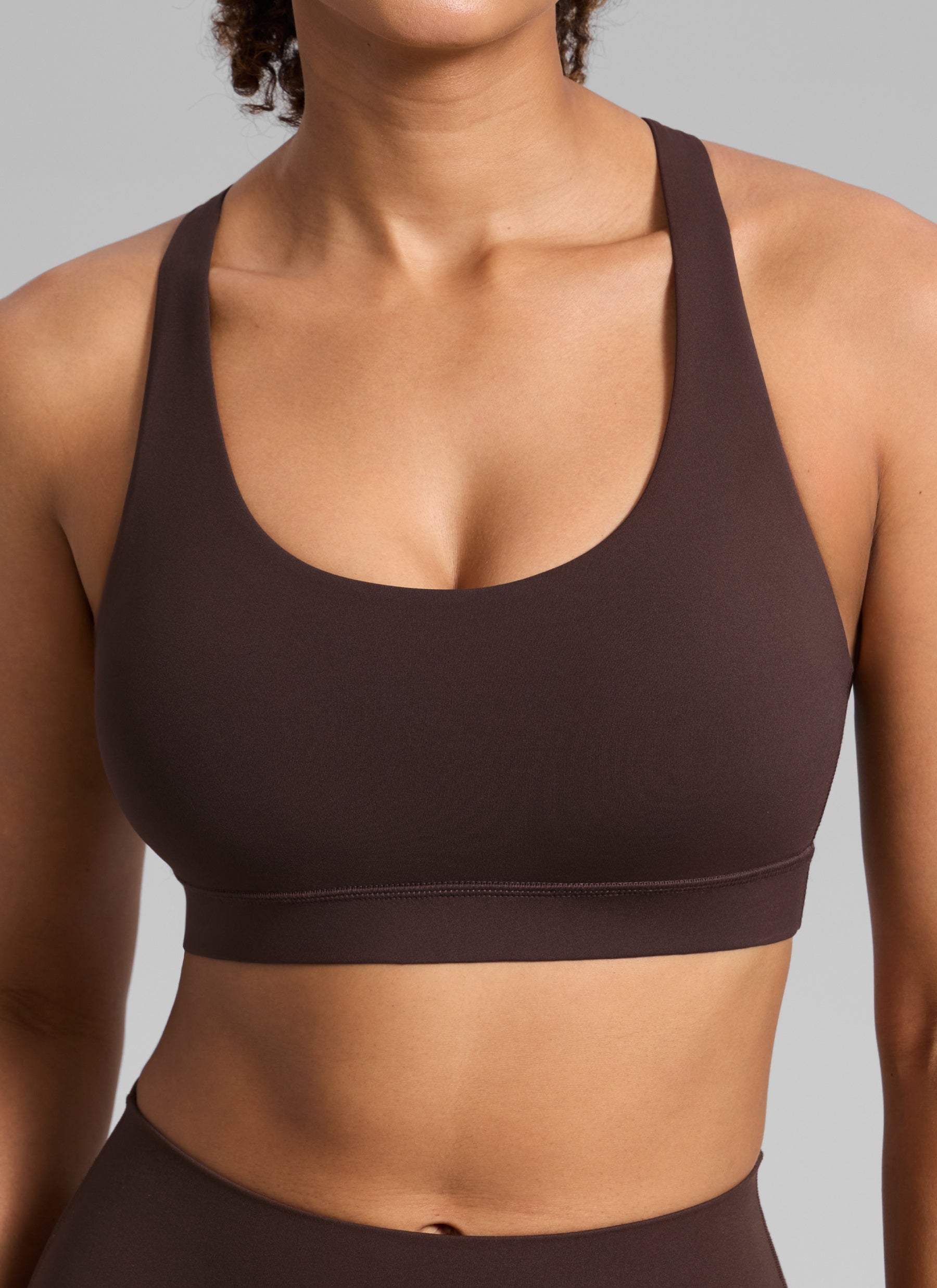 CRZ YOGA Women's Nakedfeel Training U Neck Criss Cross Back Sports Bra Hot Fudge Brown