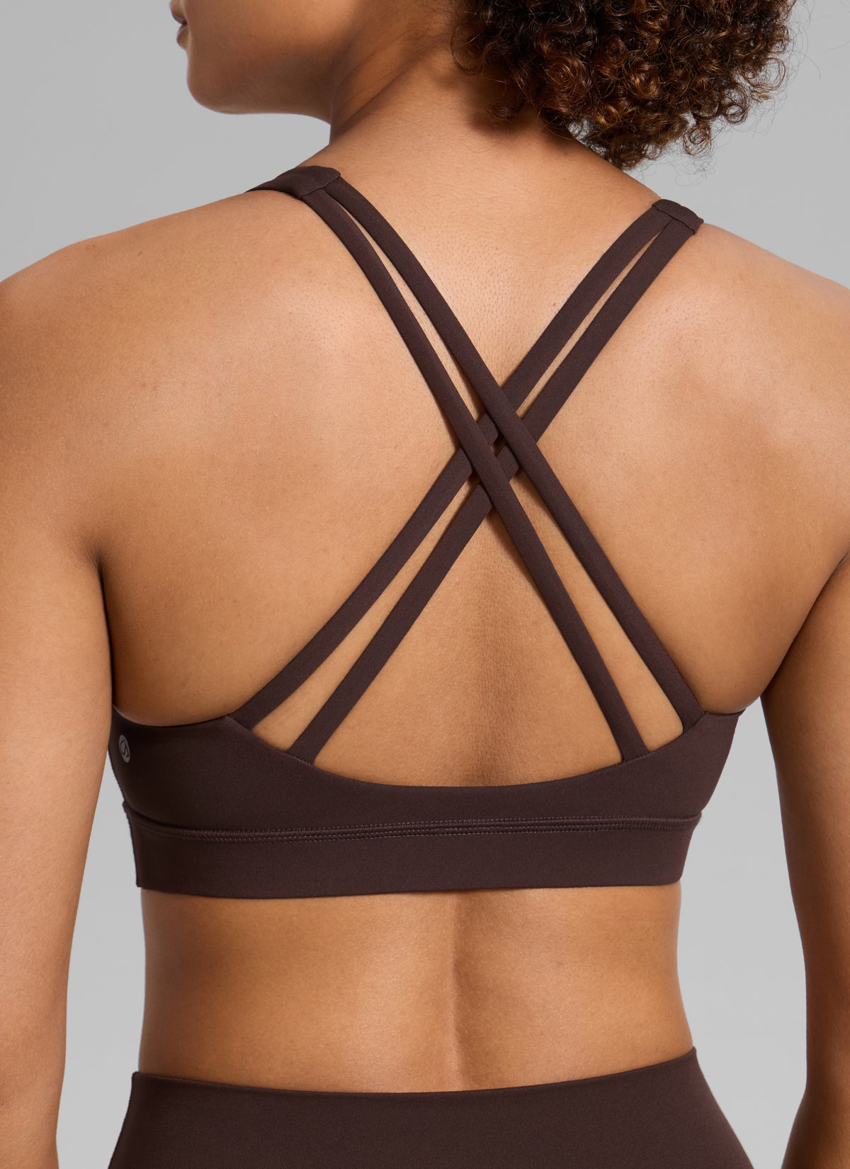 CRZ YOGA Women's Nakedfeel Training U Neck Criss Cross Back Sports Bra Hot Fudge Brown @model_info:Barbara