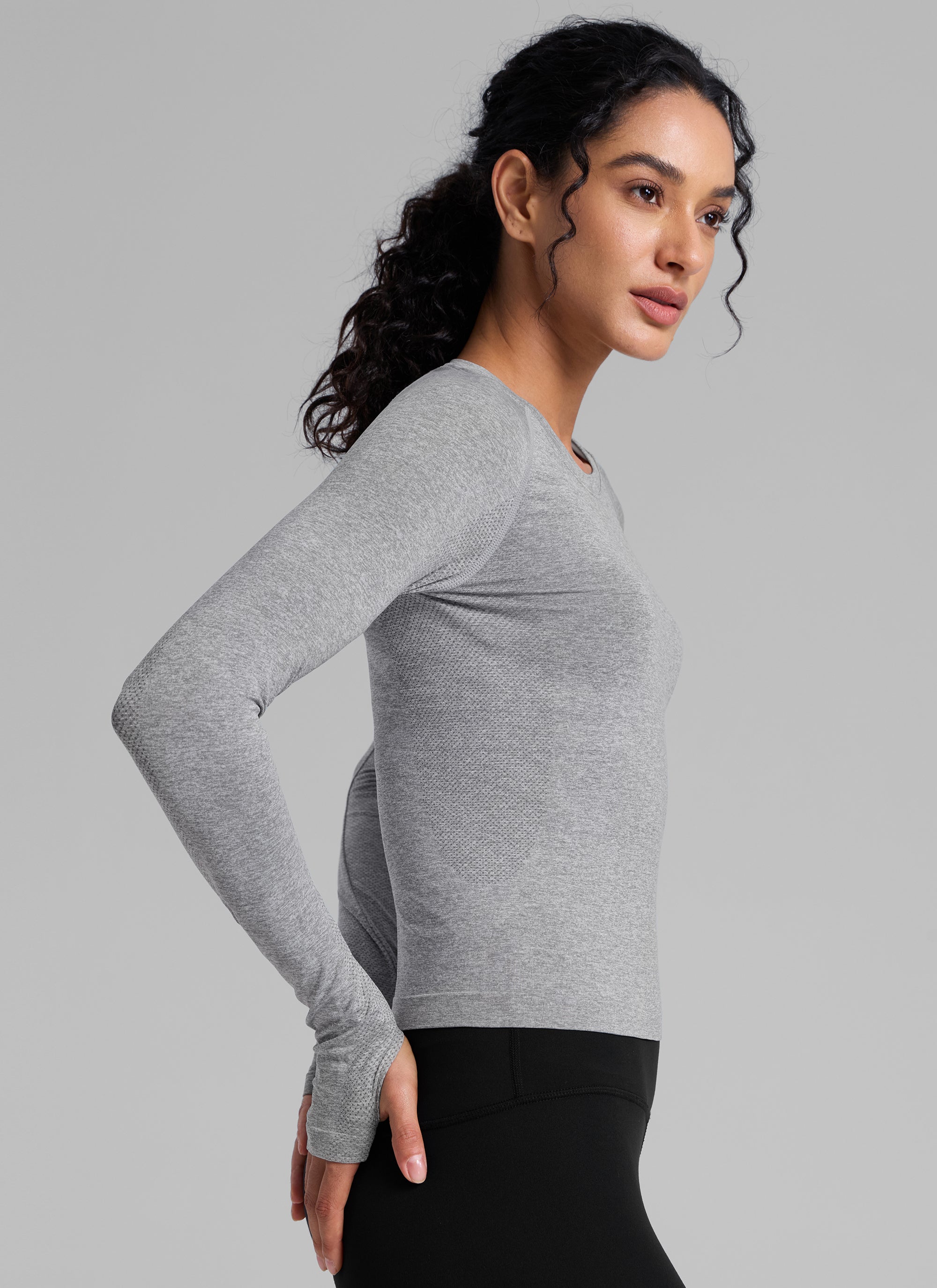 CRZ YOGA Women's Run Train Shirts Seamless Long Sleeve Waist Length Slate Grey Marl @model_info:Larissa