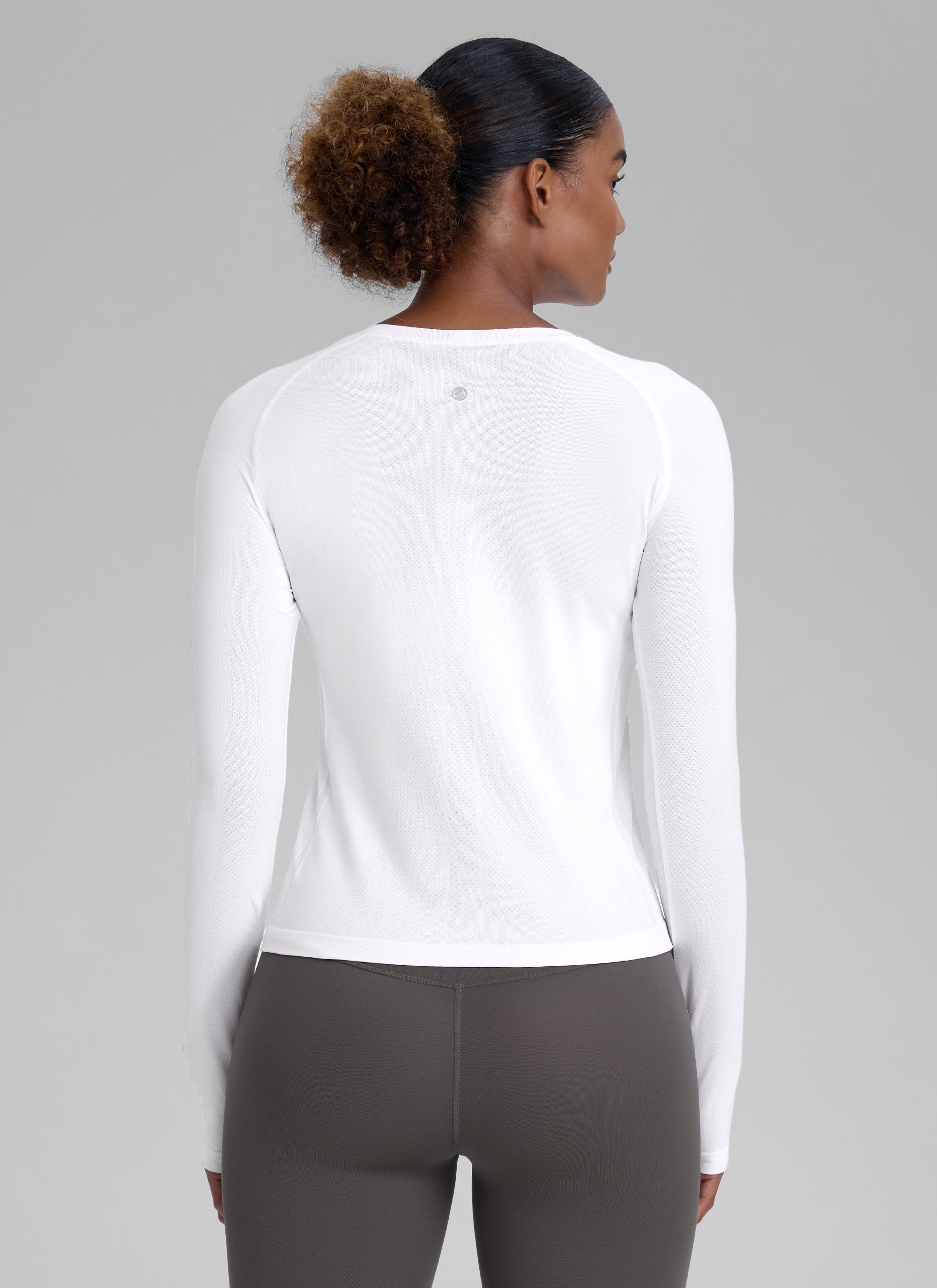 CRZ YOGA Women's Run Train Shirts Seamless Long Sleeve Waist Length White @model_info:Babrabra