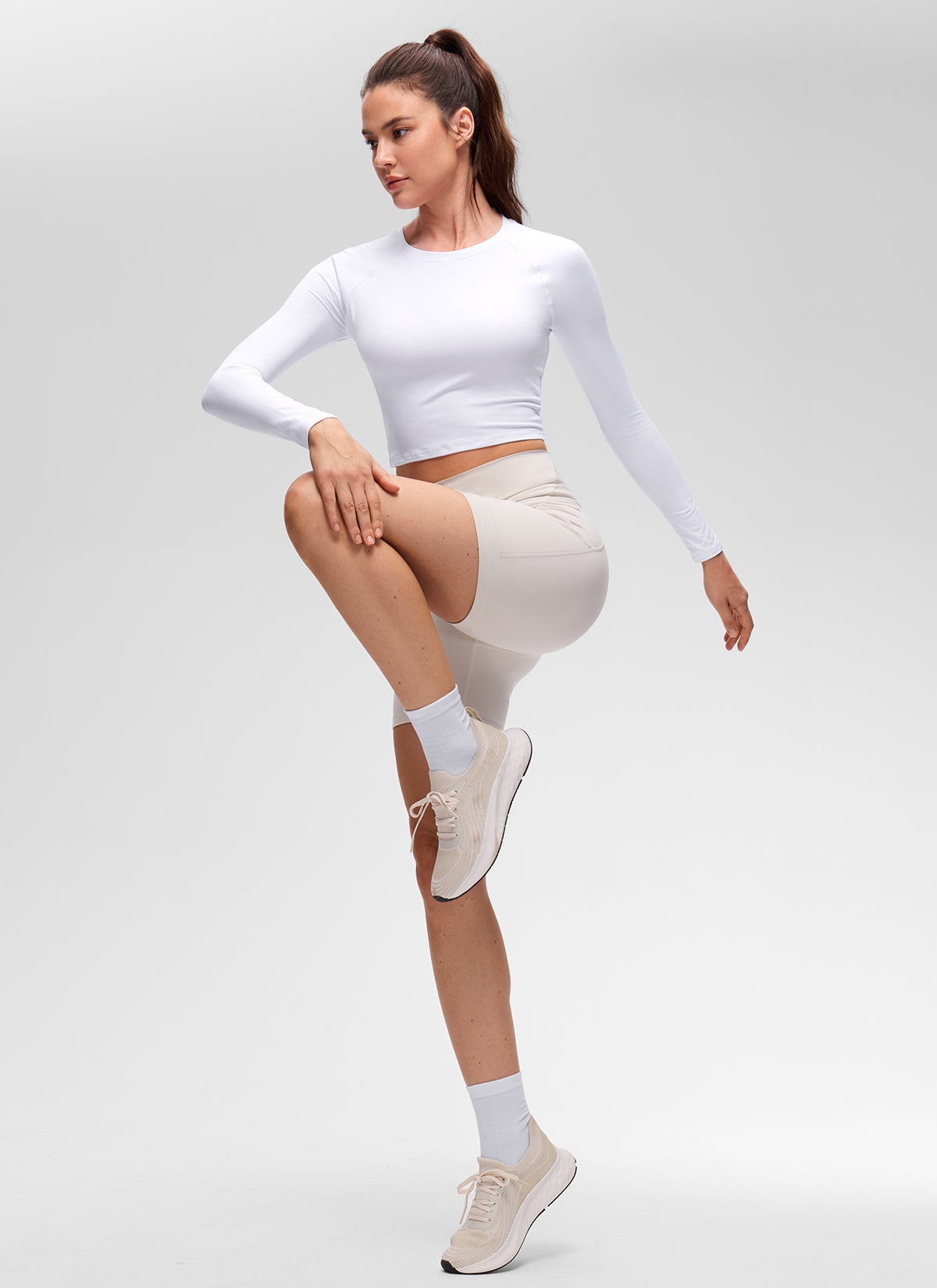 CRZ YOGA Women's Brushed Workout Crew Neck Raglan Crop Long Sleeve White
