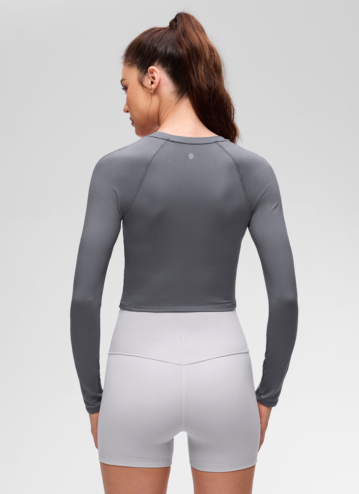 CRZ YOGA Women's Brushed Workout Crew Neck Raglan Crop Long Sleeve Ash Grey
