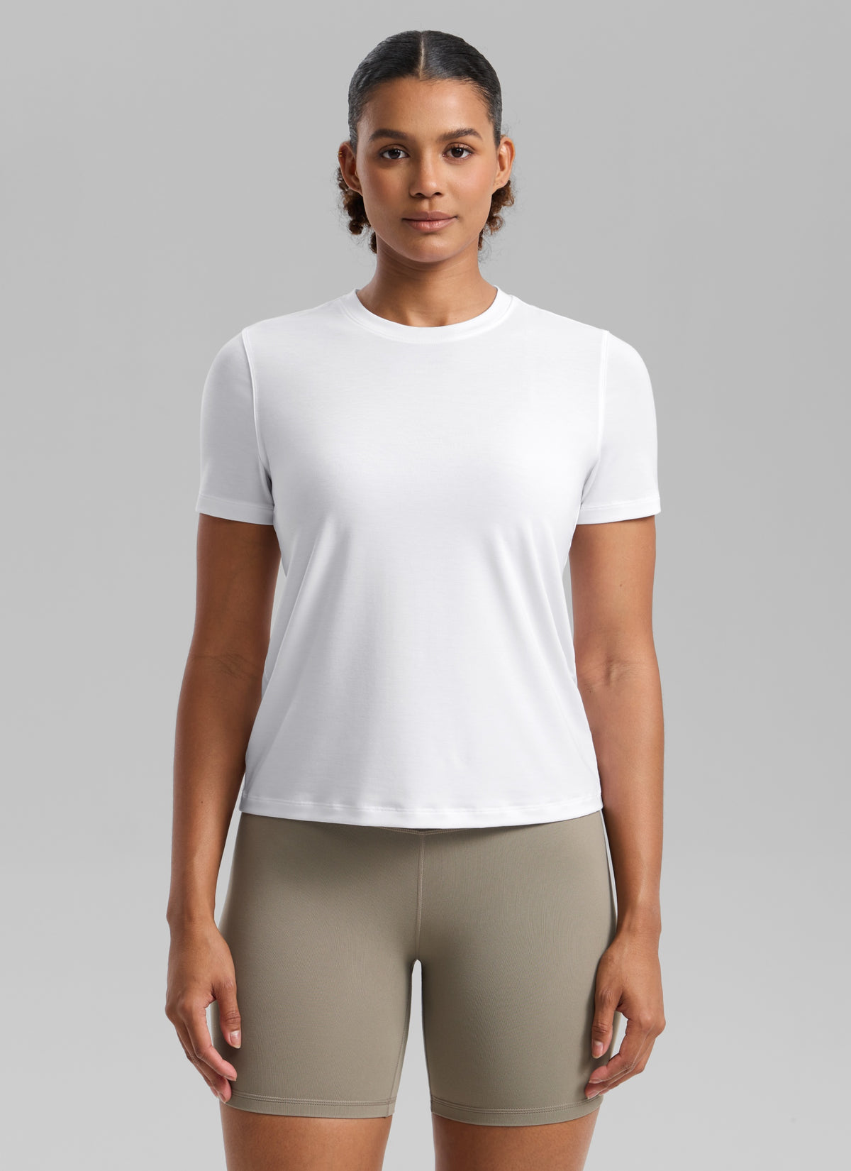 CRZ YOGA Women's Quick Dry Workout Crewneck Hip Length Short Sleeve White @model_info:Barbara