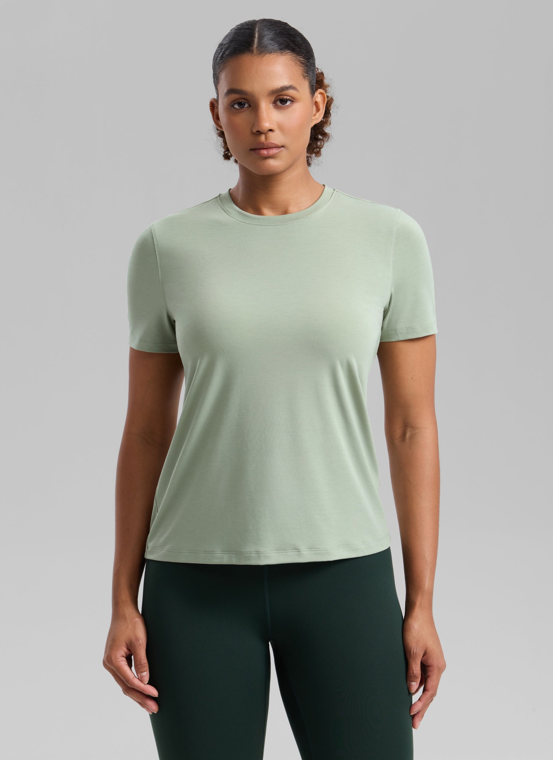 CRZ YOGA Women's Quick Dry Workout Crewneck Hip Length Short Sleeve Fog Green