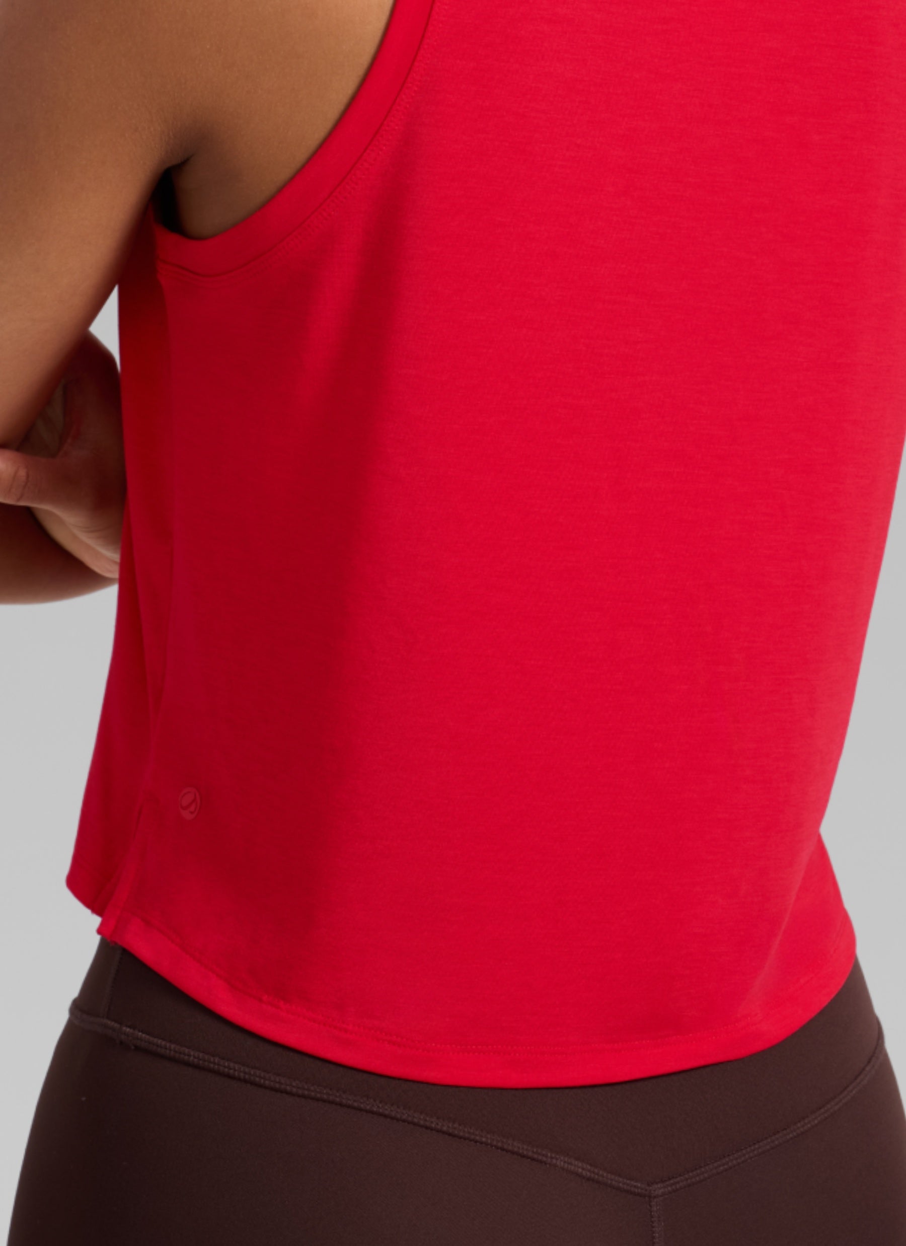 CRZ YOGA Women's Quick Dry Crop Racerback Sleevesless Tank Tops Aurora Red