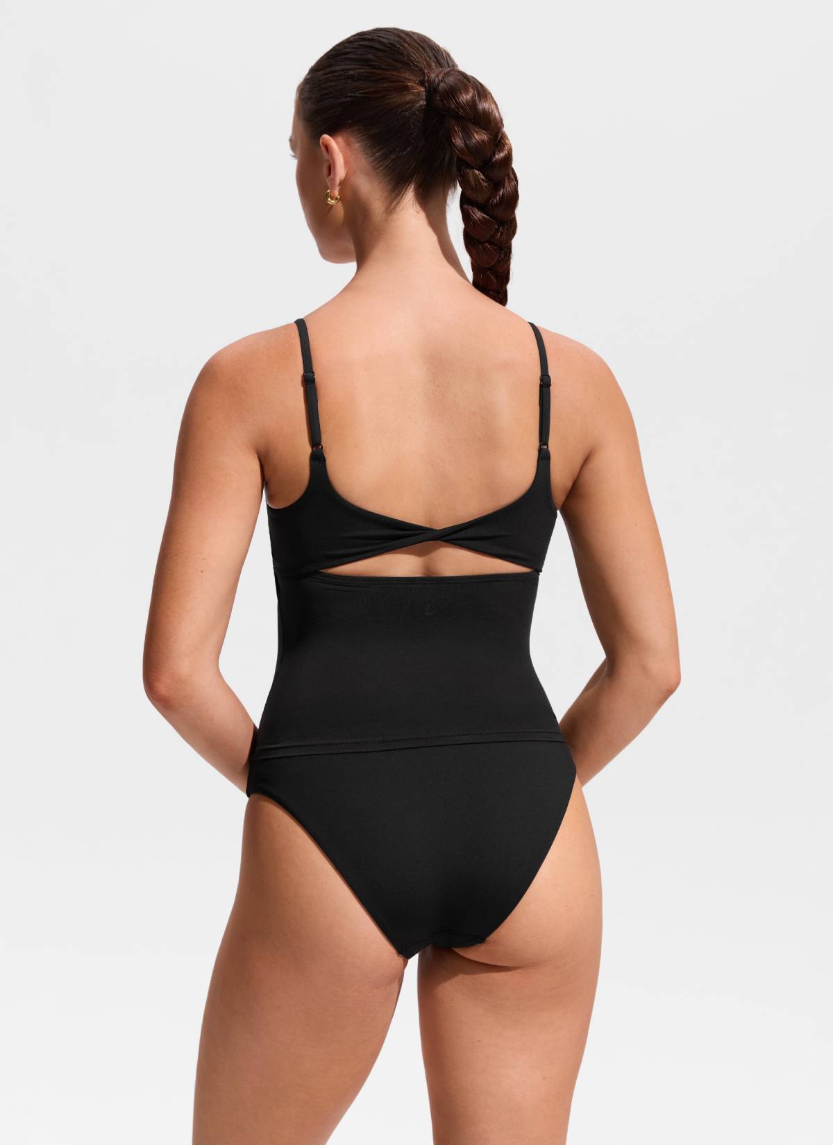 CRZ YOGA Women's Swimwear U Neck Twist Back Tankini Top Black @model_info:Hannah
