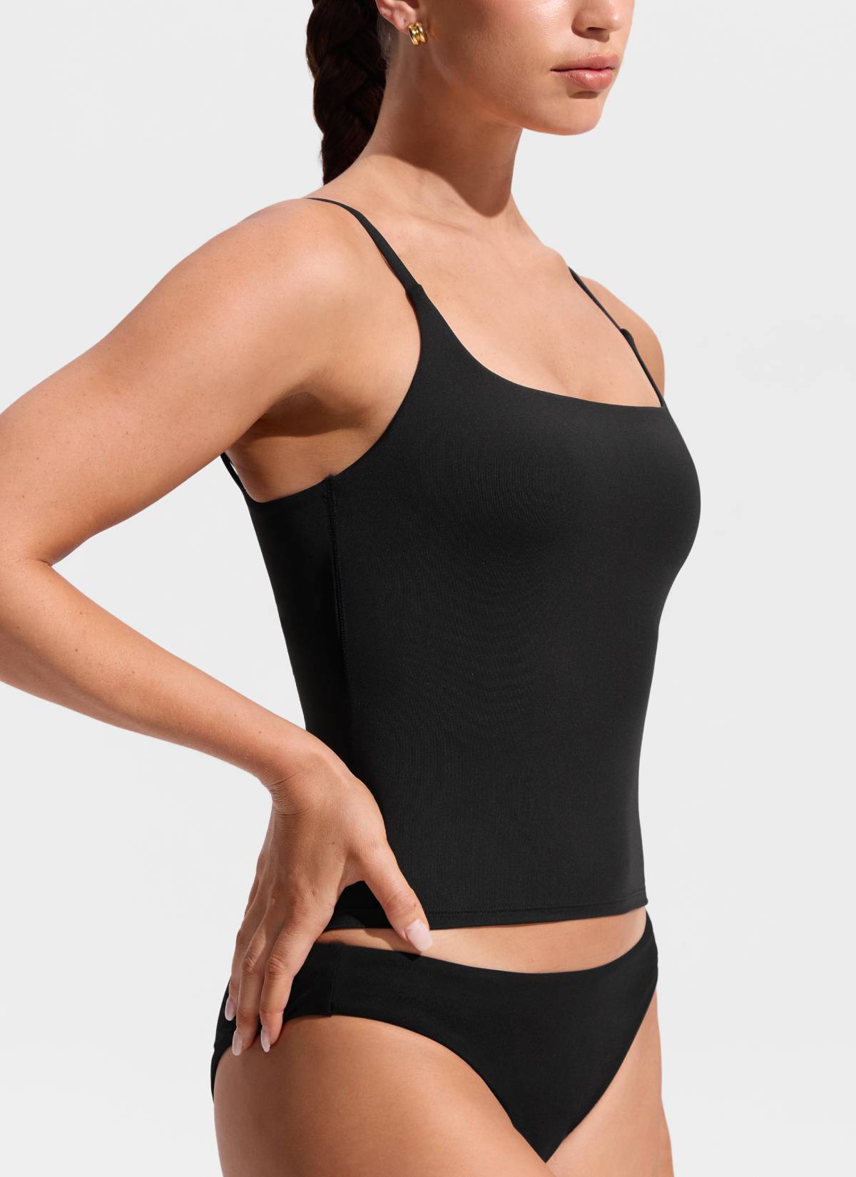 CRZ YOGA Women's Swimwear U Neck Twist Back Tankini Top Black @model_info:Hannah