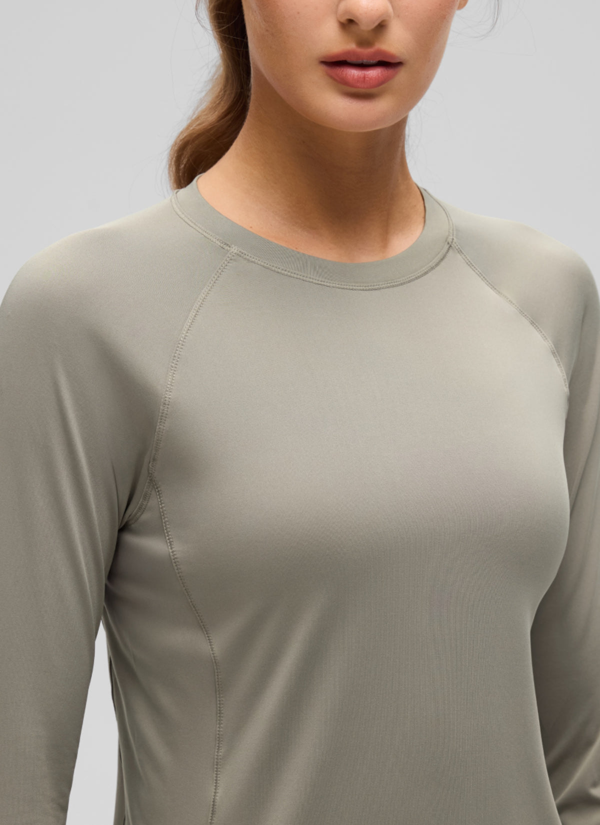 CRZ YOGA Women's Lightweight Sun Shirt Long Sleeve Tops UPF 50+ Warm Ash Grey @model_info:T